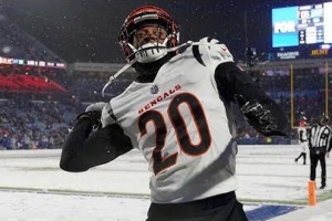 Eli Apple Stats / Contract / Dates Joined